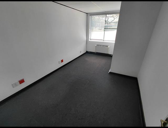 210M² OFFICE TO LET IN BRYANSTON
